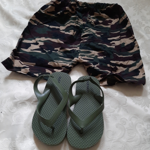 Toddler Army Shorts/ Flip Flops - Picture 2 of 2